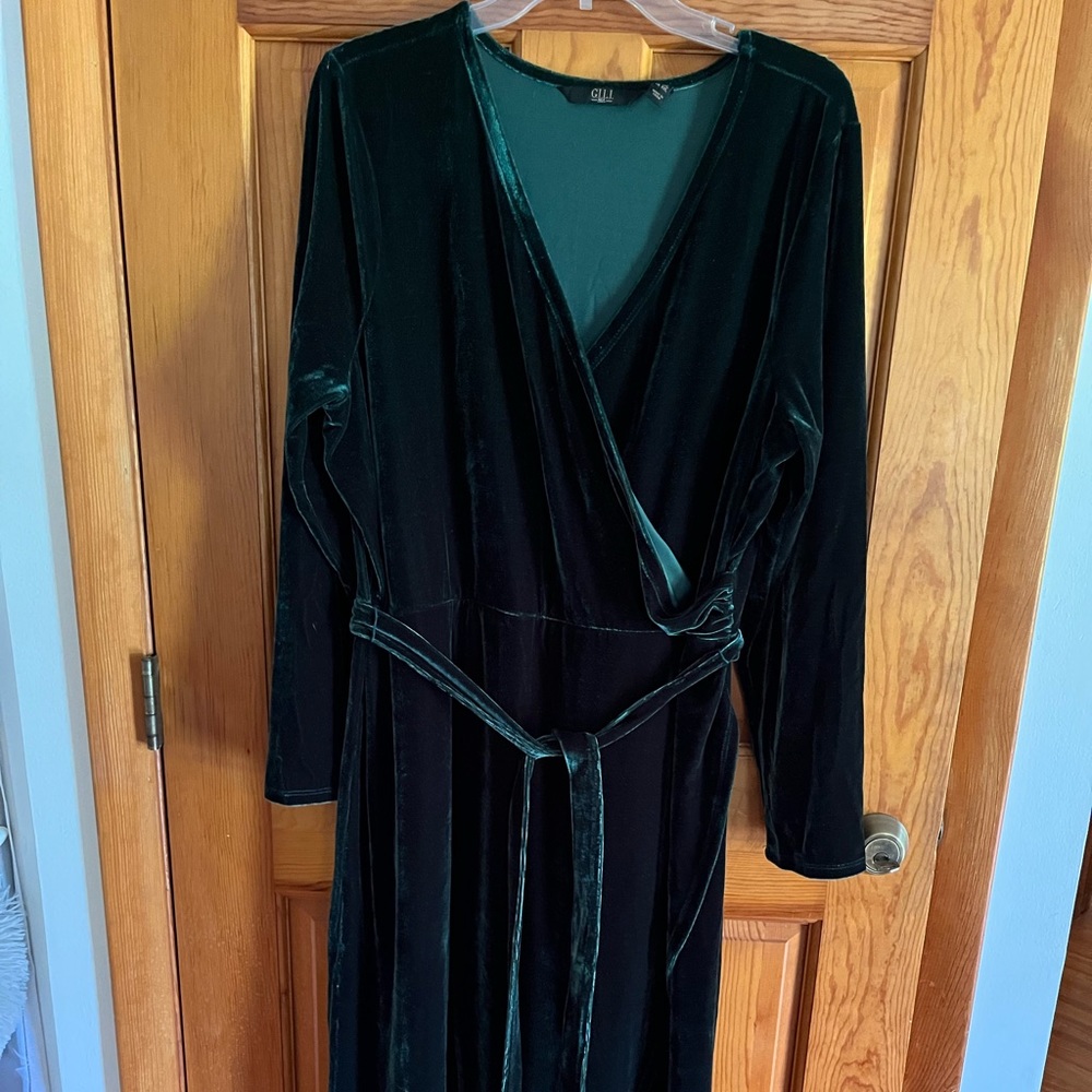 Beautiful velvet emerald green wrap dress. Worn once for holiday photos.
